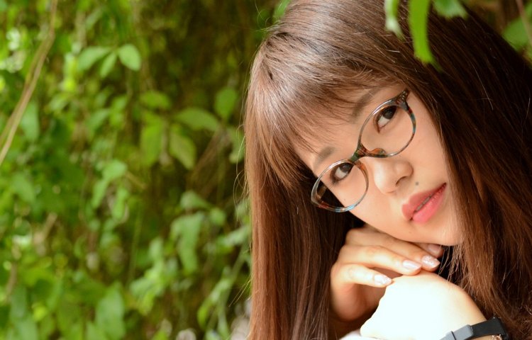 やさしいかけ心地の「がんばらないメガネ」- TOKYO HOLIDAYS