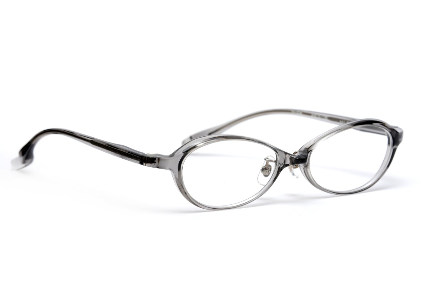 TH-006 | 製品一覧 | やさしいかけ心地の「がんばらないメガネ」- TOKYO HOLIDAYS (トーキョーホリデイズ)